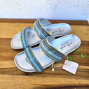 New Mila Paoli Sandals Women's  Size 9